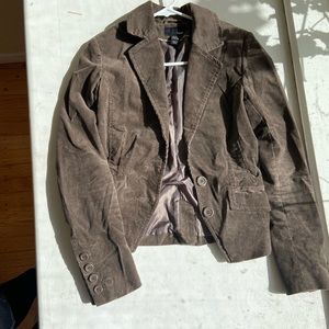 H&M brown corduroy fitted blazer. Very 2000s vibes,Rory Gilmore.